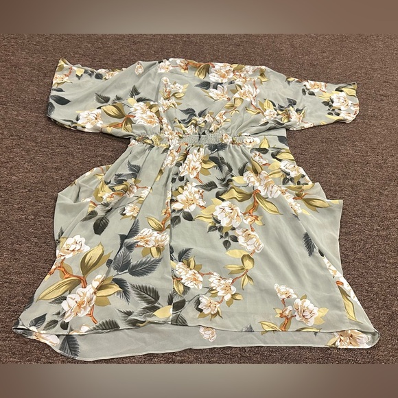 EUC! City Chic Floral Midi Dress in Cream and Green Sz 16 - Picture 3 of 3